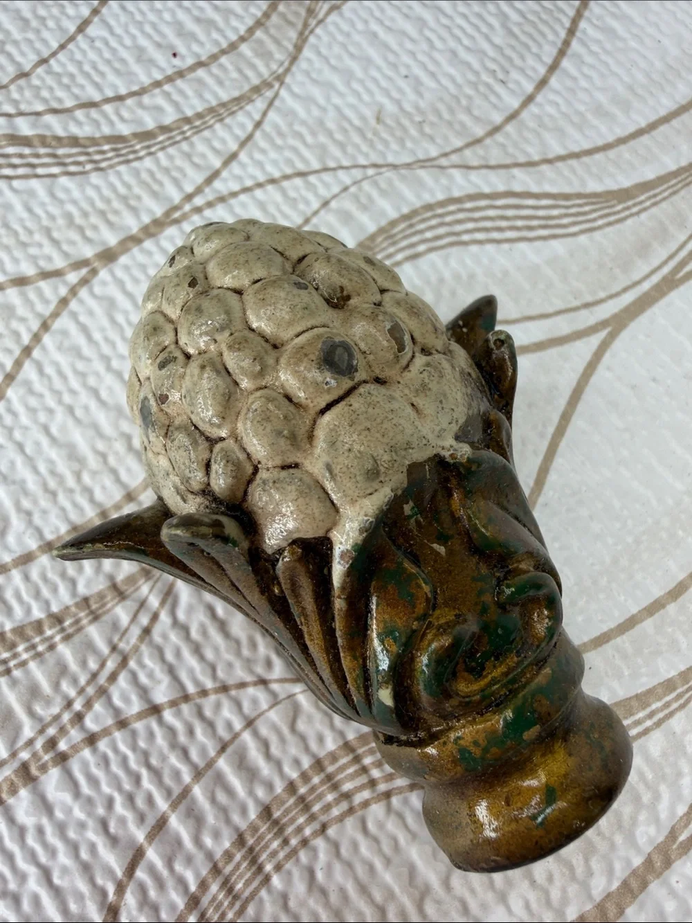 Source Unknown Gold-Tone Lamp Finial with Black Spheres